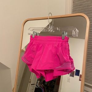 POW PINK hotty hot lululemon shorts size 2, 2.5” inseam